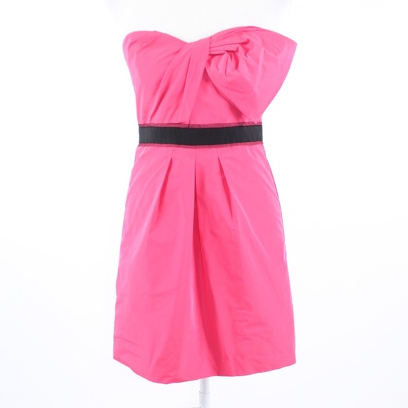 BCBGMaxAzria Dresses & Skirts - BCBG Max Azria pink sheath dress 6